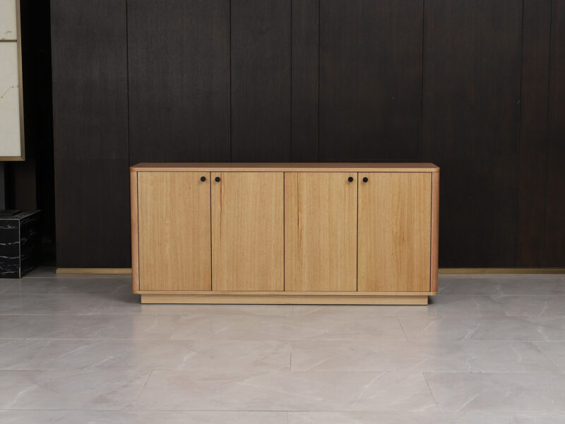 PALM COVE BUFFET | Solid TAS Oak 1800