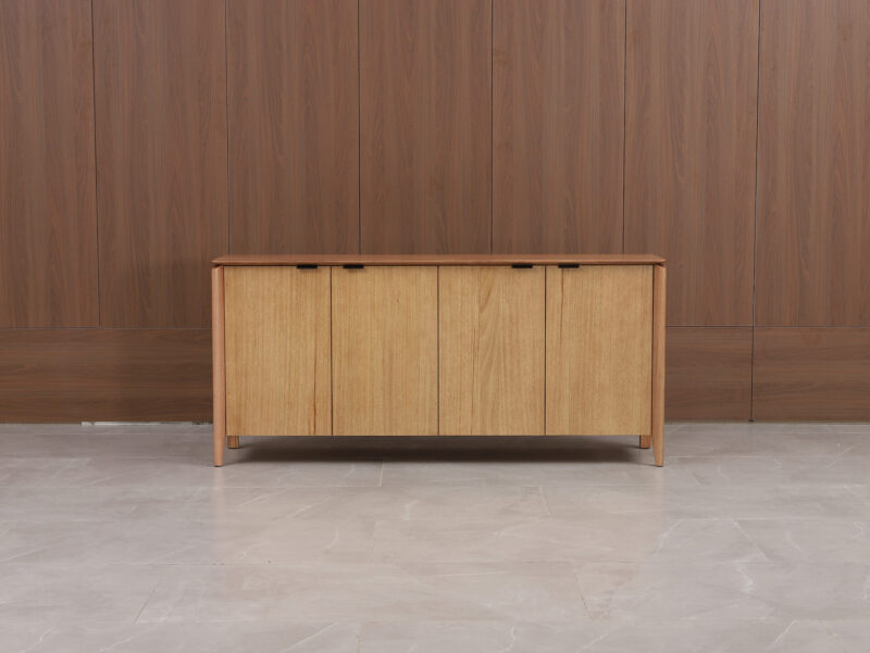 MORETON BUFFET | Solid TAS Oak 1800